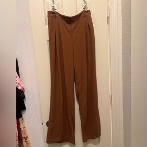 Wide-Leg High-Rise Pants in Warm Brown